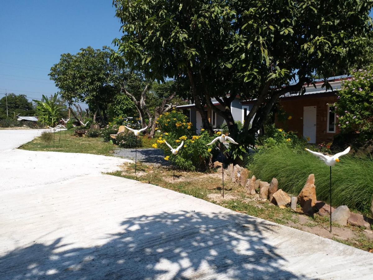 فندق Baan Hin Sai Suay Nong Sarai المظهر الخارجي الصورة
